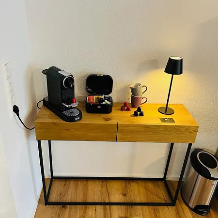 Jill Apartment Rust